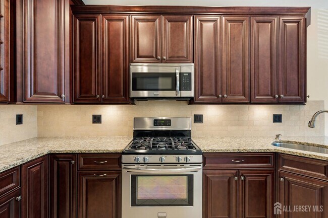 Building Photo - 15 Faxon Dr