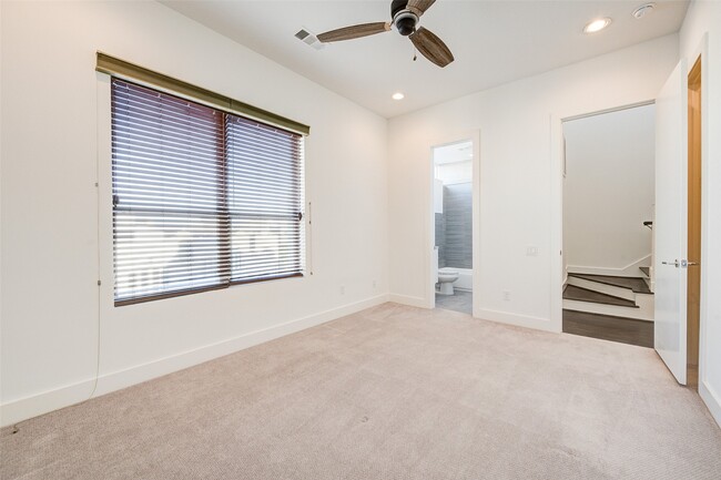 Building Photo - 2333 Sperber Ln