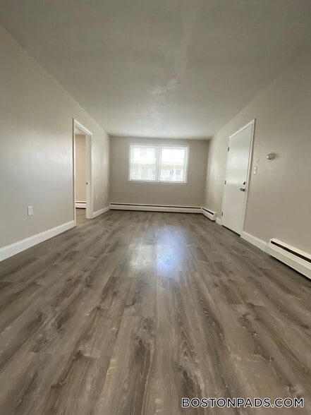 Building Photo - 24 Waugh St