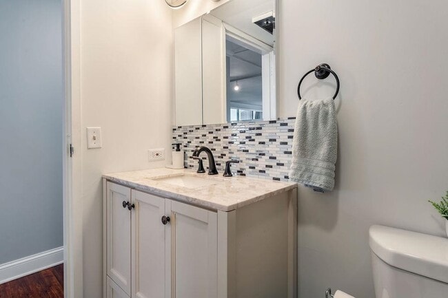 Building Photo - 2110 Harmon Cove Tower