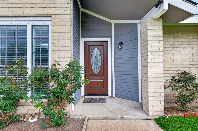 Building Photo - 14310 Royal Hill Dr