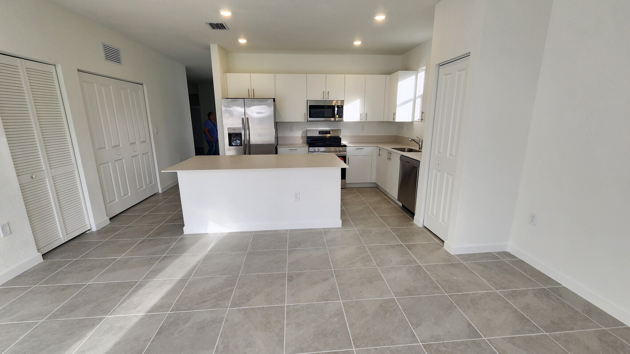 Building Photo - 2991 SE 23rd Ave