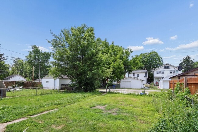 Building Photo - 281 N Ogden Ave