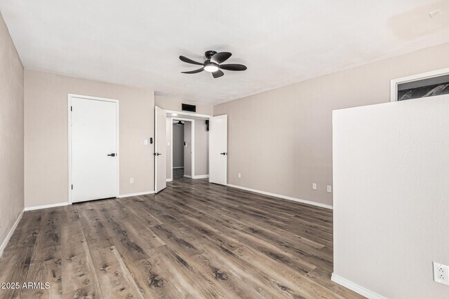 Building Photo - 10838 N 32nd Ln