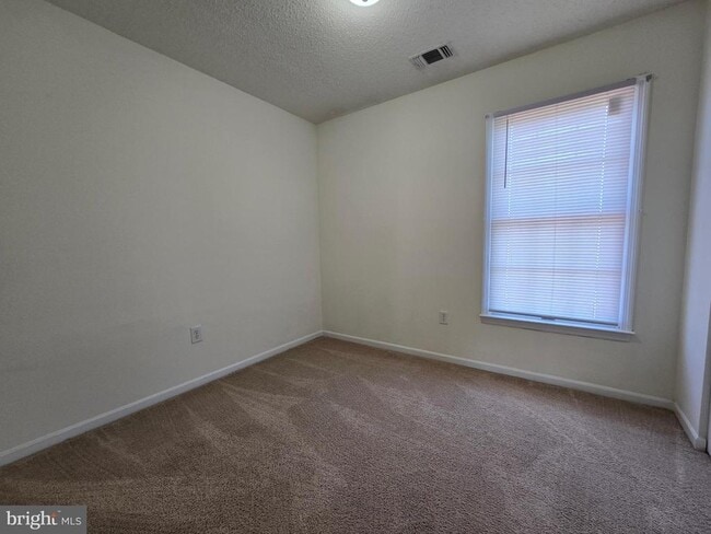Building Photo - 23 Lordship Ln