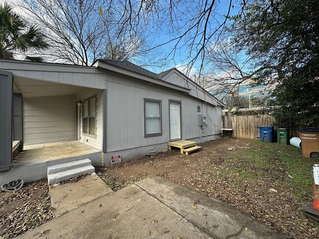 Building Photo - 1506 Willow St