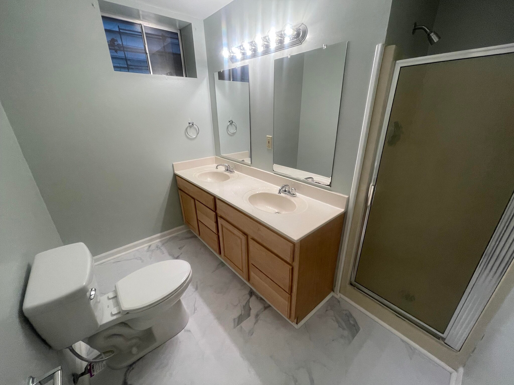 Building Photo - 16 Regency Dr