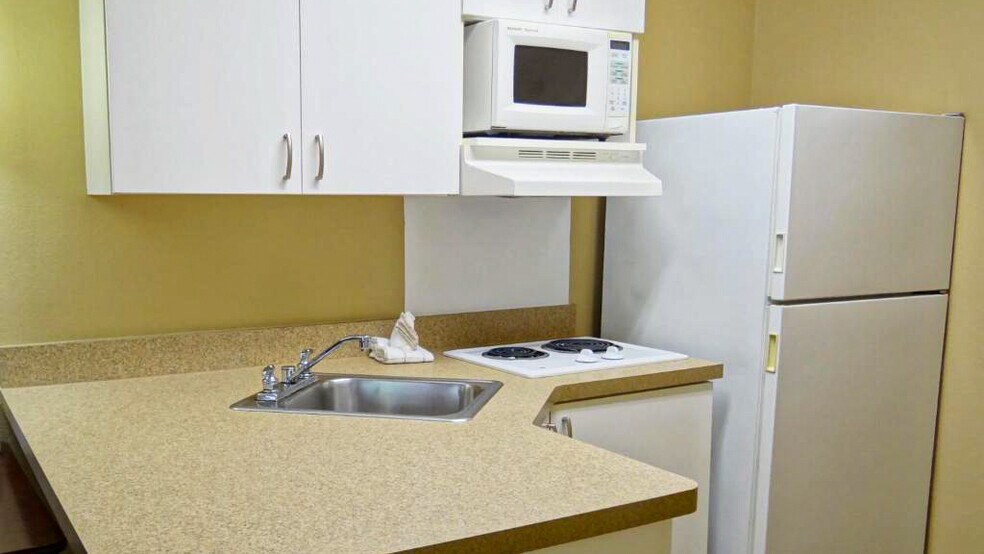 Building Photo - 4751 Governors House Dr SW