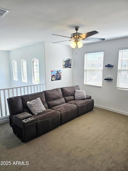 Building Photo - 9903 E Tillman Ave