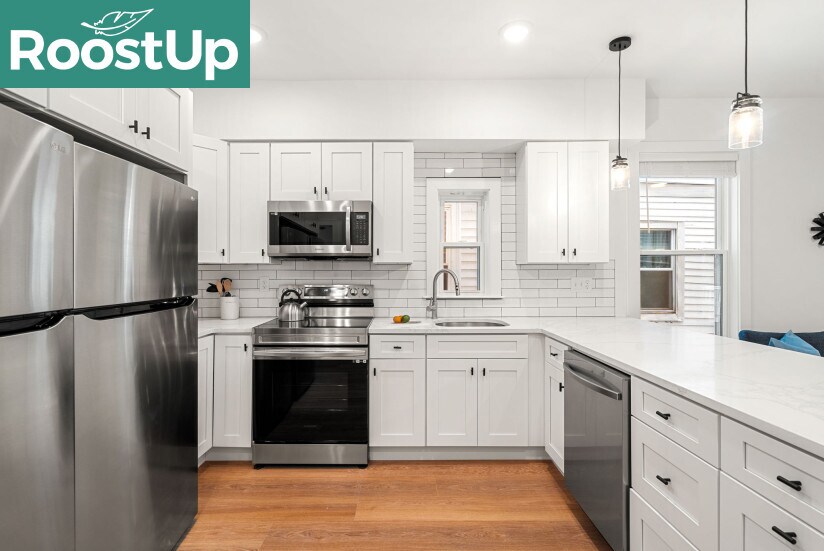 Building Photo - Furnished Bedroom with Private Bath in Jamaica Plain