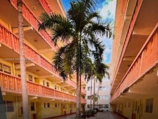 Building Photo - 215 SE 3rd Ave