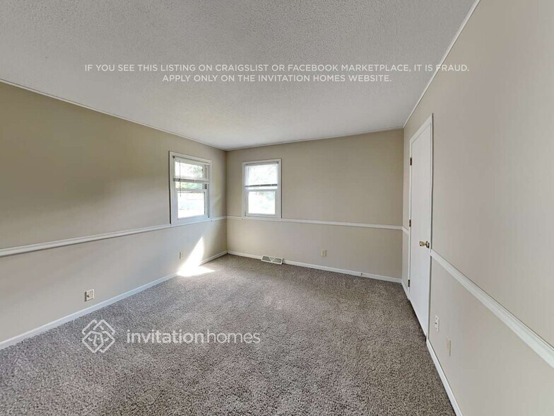 Building Photo - 13010 Deerwood Ln N