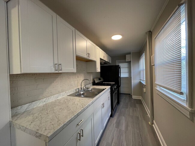 Building Photo - 4822 Chamberlayne Ave