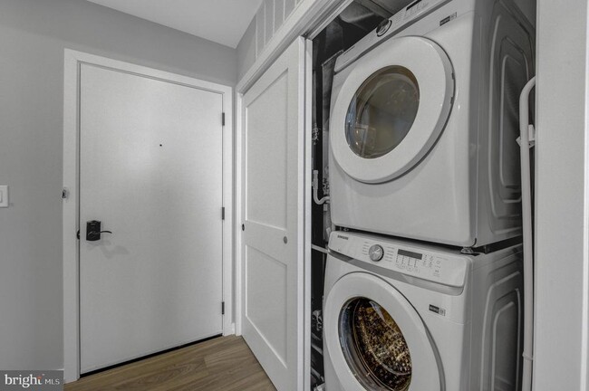 Building Photo - 2445 Innovator Wy