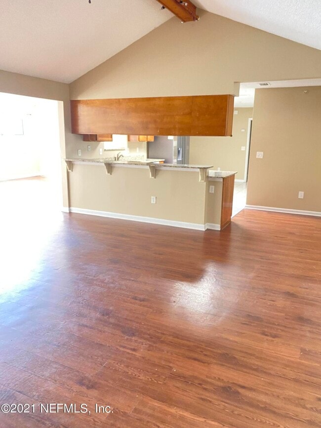 Building Photo - 4294 Tanglewilde Dr S