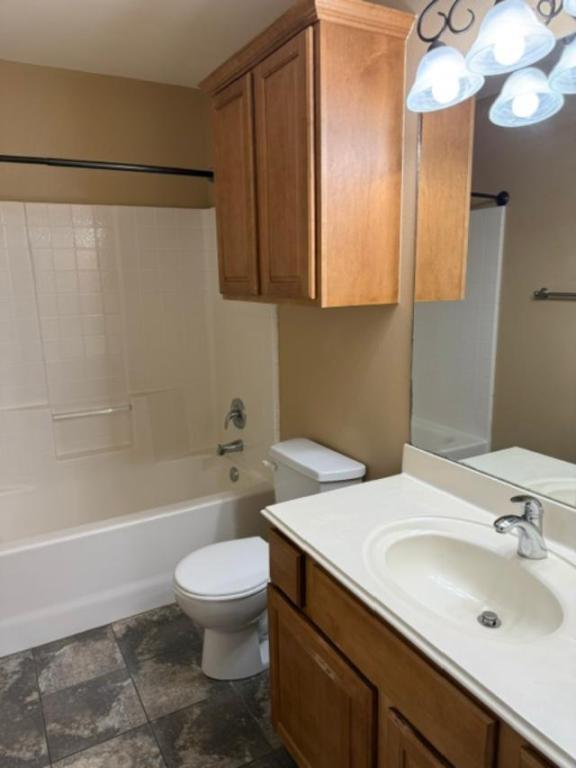 Building Photo - 625 Winding Brook Ln