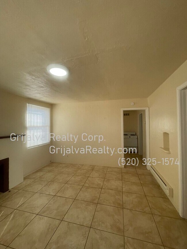Building Photo - 401palm