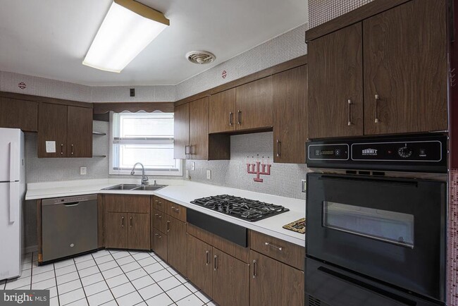 Building Photo - 3219 Northbrook Rd