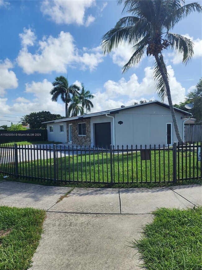 Building Photo - 771 NW 15th St