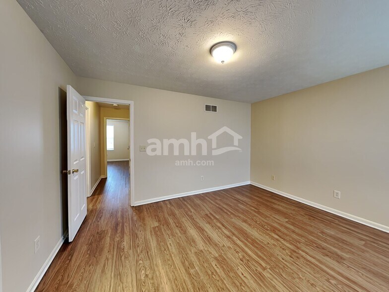 Building Photo - 51 Clearview Ln