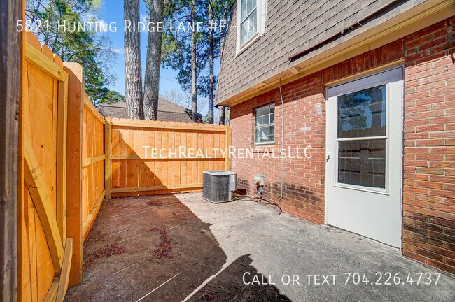 Building Photo - 5821 Hunting Ridge Ln