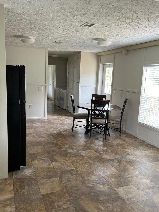 Building Photo - 8945 Timber Ln