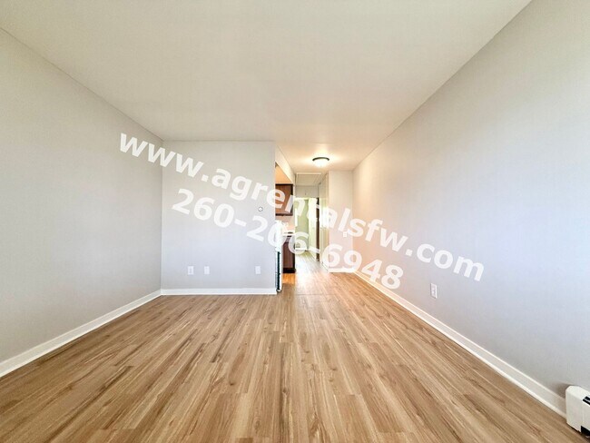 Building Photo - 901-931 West Brookwood Court