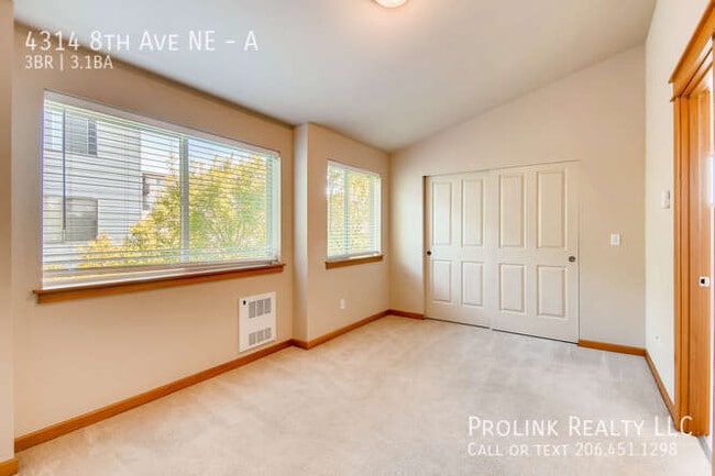 Building Photo - 4314 8th Ave NE