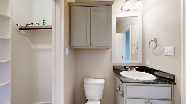 Building Photo - 3519 Summerway Dr