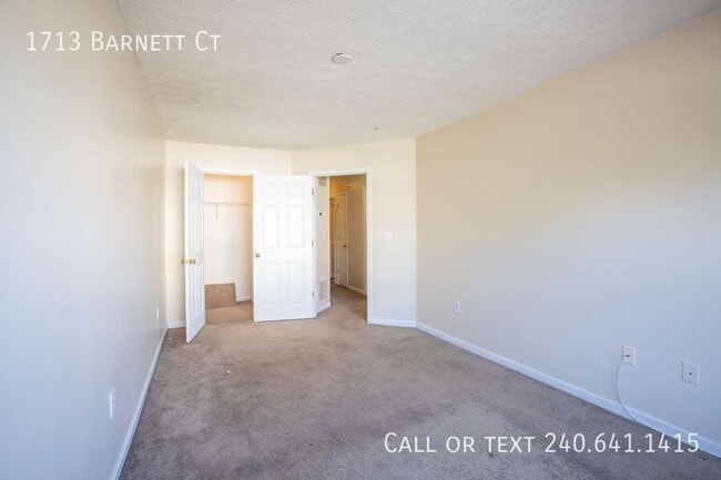 Building Photo - 1713 Barnett Ct
