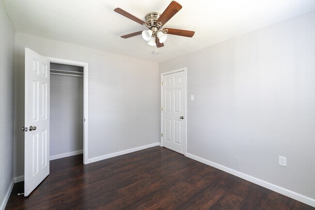 Building Photo - 2503 Delano St