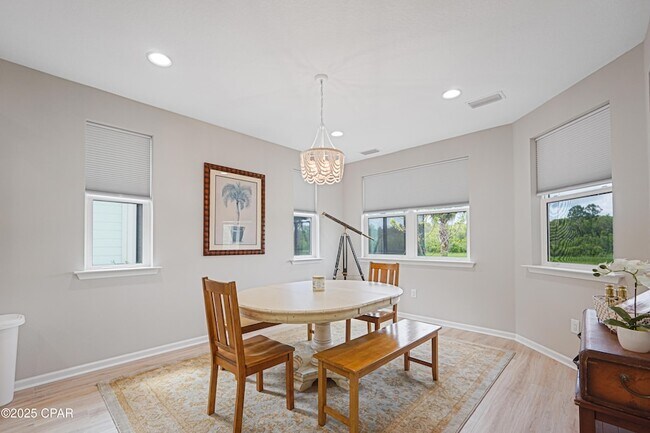 Building Photo - 9431 Paradise Dr