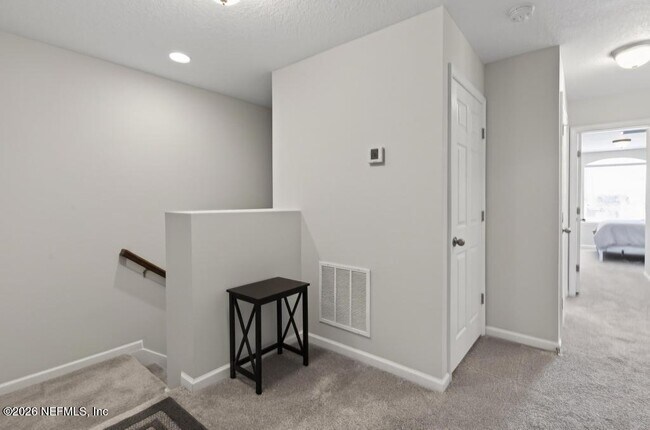 Building Photo - 381 Richmond Dr
