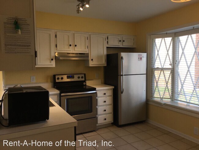 Building Photo - 3 br, 2.5 bath House - 4815 Tower Road E