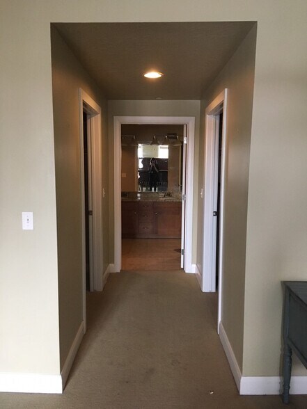 Building Photo - 88 S 900 E
