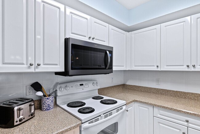 Building Photo - 5300 S Atlantic Ave