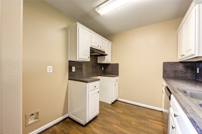 Building Photo - 6814 Manor Terrace Ln