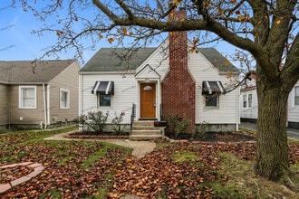 Building Photo - 680 S Hague Ave