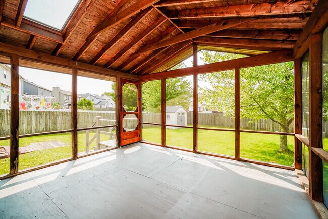 Building Photo - 8435 Priestley Dr