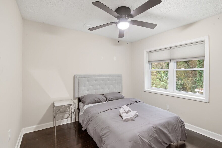 Building Photo - 1373 Benteen Way SE