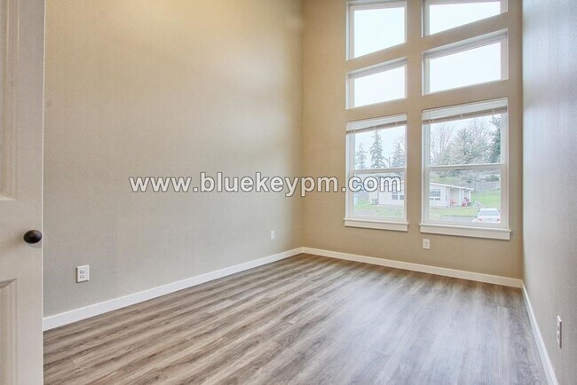 Building Photo - Unit 209-A: 3 Bed, 2.5 Bath Townhome in Kalama