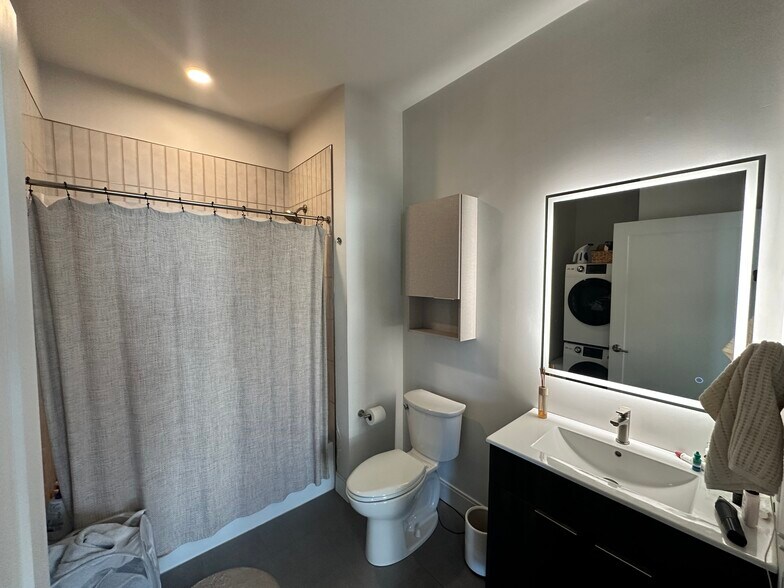 Building Photo - 951 Dorchester Ave