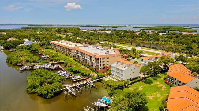 Building Photo - 1575 Pinellas Bayway S