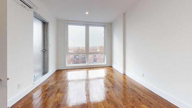 Building Photo - 13828 Queens Blvd