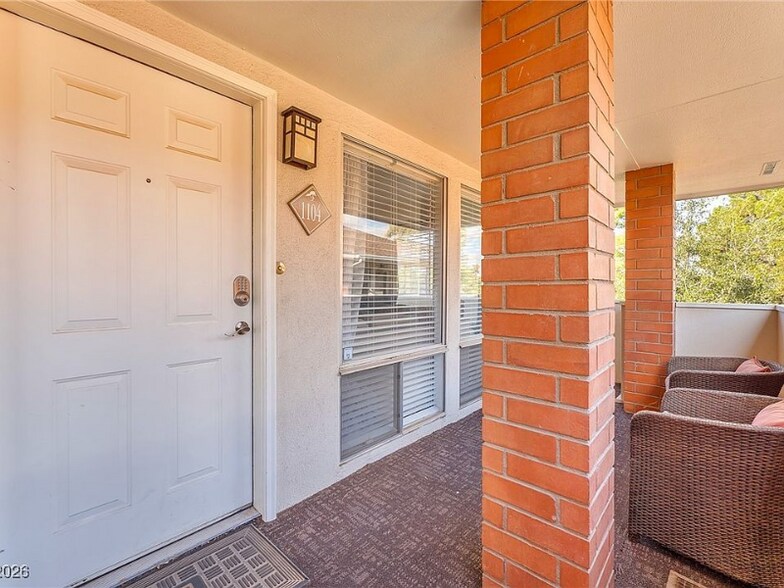 Building Photo - 714 Oakmont Ave