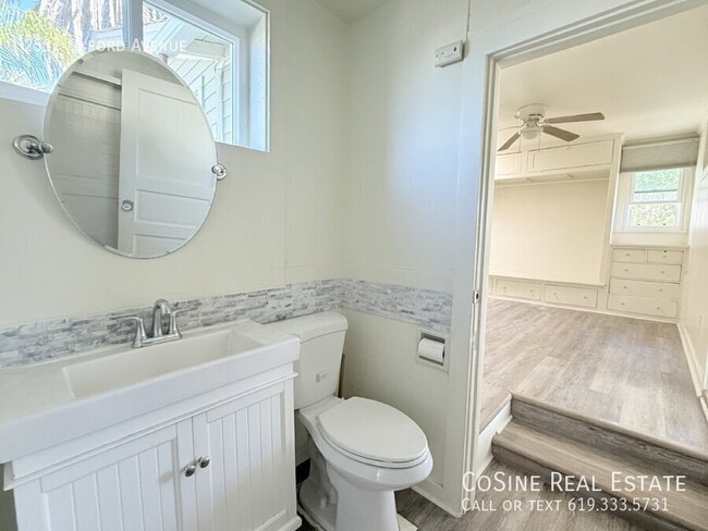 Building Photo - 2517 Oxford Ave