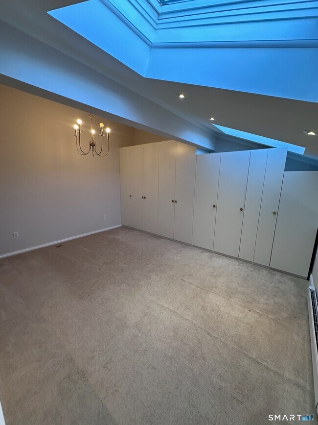 Building Photo - 163 South St