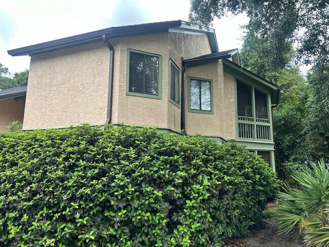 Building Photo - 55 Bay Dr