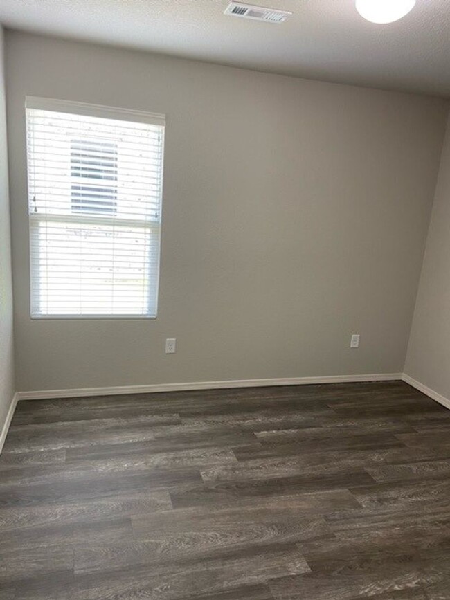 Building Photo - *Pre-leasing* Three Bedroom | Two Bath Hom...