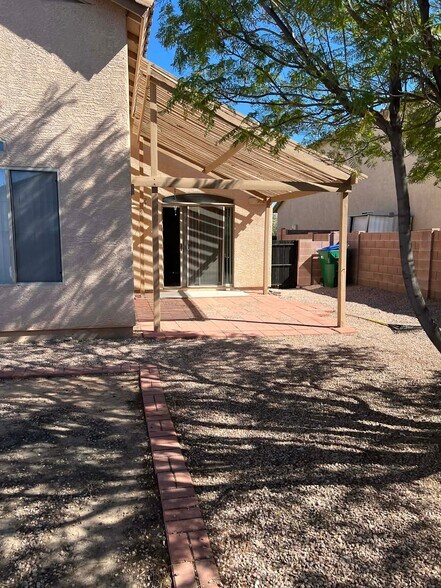 Building Photo - 8855 N Moonfire Dr